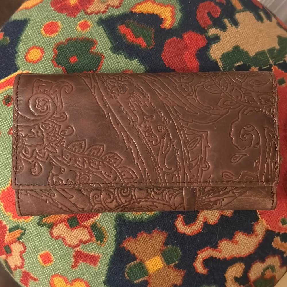 Patricia Nash Italian leather brown tooled wallet No bundles!!